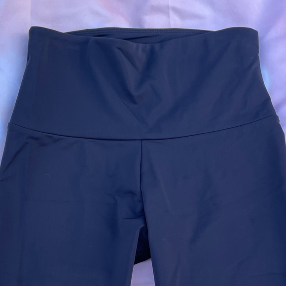 Onzie High Rise Biker Short - Black - Picture 5 of 10